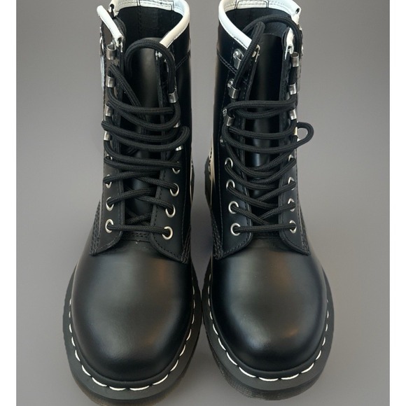 Dr. Martens Shoes - NWOT Dr.Martens SZ 6 1460 Zipped HDW women’s Airwair With Bouncing Soles Black